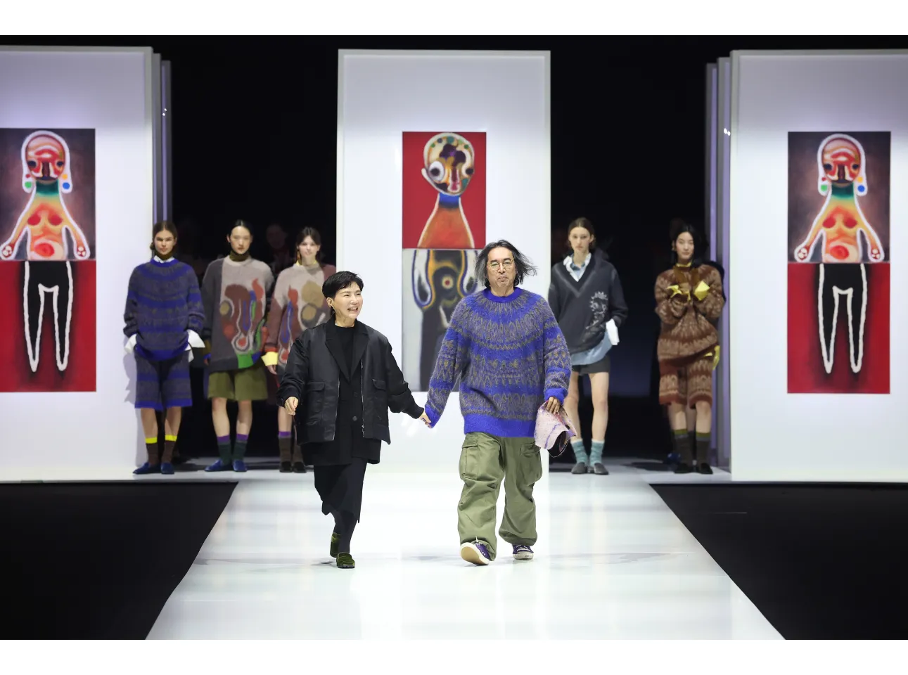 Izumi Ogino and Izumi Kato appear for a final bow. Photo courtesy of ANTEPRIMA